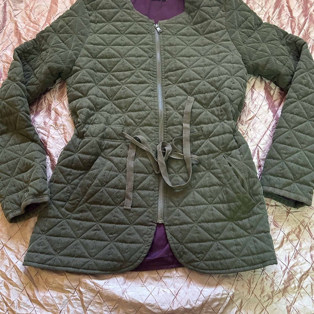 Quilted Olive Green Women's Drawstring Jacket